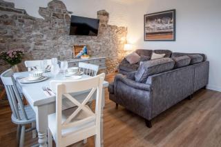 Tide & Tee - 2 Bedroom Apartment - Penally - Tenby - 3
