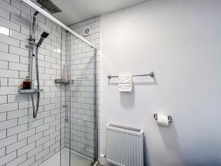 Large Townhouse at the Bridge - Town Centre - 5