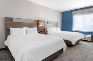 Holiday Inn Express and Suites Beeville by IHG - 1