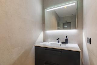 Spacious Air-Conditioned Apartment in Bastille, Paris 11th - 4