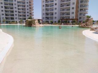 Pool View Apartment with Hotel Facilities - 1