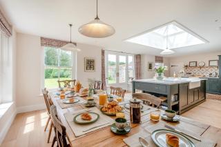 7 Bed in Kimberley oc-p28132 - 0