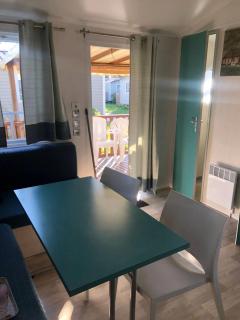 Bungalow spacieux avec piscine partagée à Châteauneuf-de-Galaure - 5