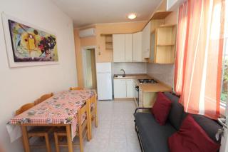 Cozy flat with garden - 9