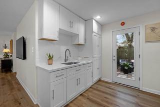 Chic Haus One-Story Home Gated, Near Med Center - 5