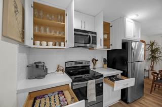 Chic Haus One-Story Home Gated, Near Med Center - 4