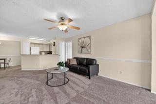 Modern 2BR Stay in Prime Location - 3