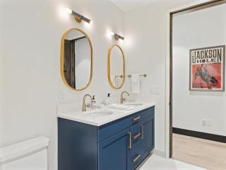 Big Sky Summit - Hot Tub, Fireplace & Ski Access - 5