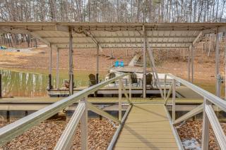 Waterfront Lake Hartwell Retreat w/ Indoor Hot Tub - 9