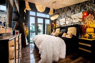 Spacious 2 Bed Apartment - Long Stays - Bedroom TV - Parking - Balcony 38W - 9