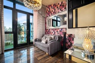 Spacious 2 Bed Apartment - Long Stays - Bedroom TV - Parking - Balcony 38W - 6