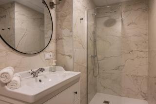 FLORIT FLATS - The Patraix Hood Suites - 9