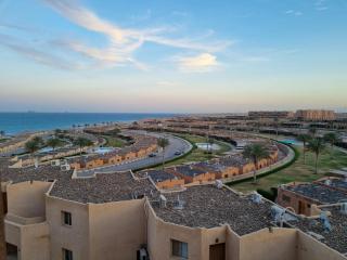 Minimal & Mere 1 BDR Mangroovy Free Beach & Pool - 7
