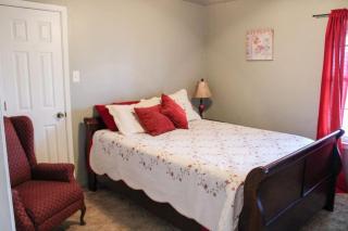 Corsicana 4 Bedroom Home Near Richland Chambers Lake Sleeps 7 - 3