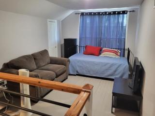 Corsicana 5 Bedroom Home Sleeps 9 Near Richland Chambers Lake and Downtown - 3