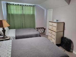 Corsicana 5 Bedroom Home Sleeps 9 Near Richland Chambers Lake and Downtown - 2