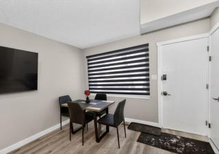 New 2BR Near YYC Airport and Downtown 4324 UP - 4