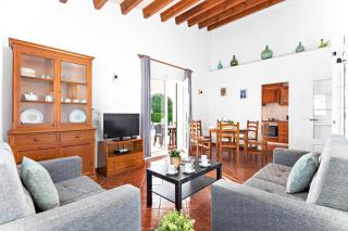 Villa Llentrisca by Villa Plus - 1