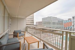 Prime Crystal City Stay Near Metro - 0