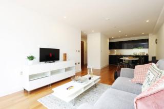 Cardiff Central Living - 4