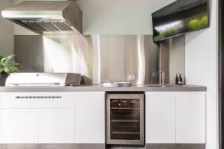 The Pool Pavilion - Where City meets Beach - 1