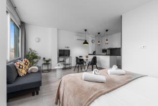 Renovated Studio Marbella Center Beach within walking distance - 0