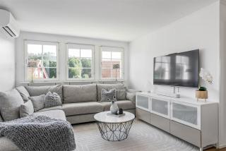 Luxury villa with pool - 3