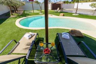 Private Serrano Villa – Heated Pool - 7