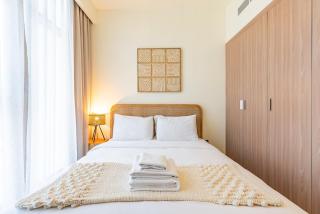 Zen Condo With Burj Khalifa View In Vibrant City - 6