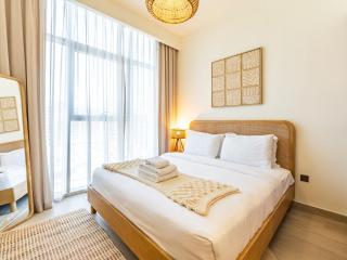 Zen Condo With Burj Khalifa View In Vibrant City - 3