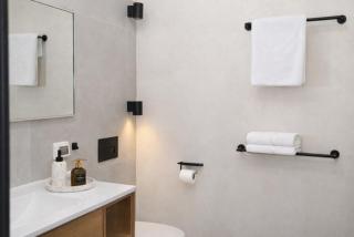 Eclectic 2BR Bauhaus by Kerem TLV - 3