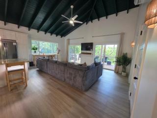 Luna Beach Luxury Boutique Beach Front Resort - 2