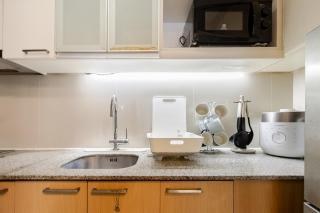 White Blooming Free use of New Town Beach Airport pick-up and drop-off reservation service - 7