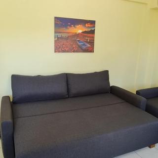 Beachfront Cozy House , 1 min walk to Beach , AC & Fast WiFi - 4