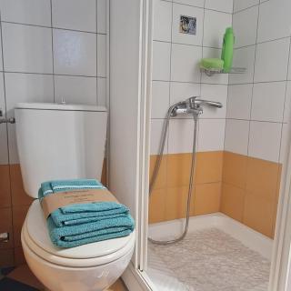 Beachfront Cozy House , 1 min walk to Beach , AC & Fast WiFi - 2