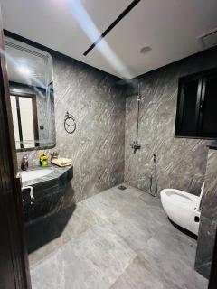 Luxury 3-Bedroom Apartment inside Zeta1 Mall - 2