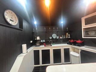 Enchanting and walkable Uptown POS city studio 2 bedrooms - 6