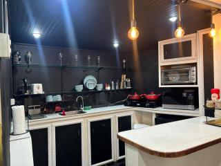 Enchanting and walkable Uptown POS city studio 2 bedrooms - 3