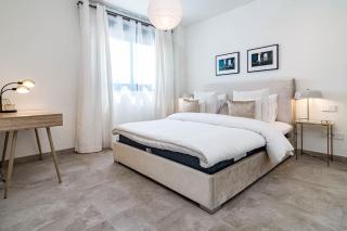 INF4.5P- modern 3 bed city apartment next to beach - 1