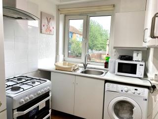 2Bedrooms Flat with Reception, Kitchen, Smart TV, WiFi, Near ExCeL London, O2, Canary Wharf - 8