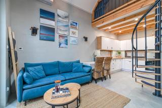 Stark House Gallery - 8