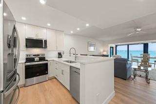 Mariner Pointe 941 - 3