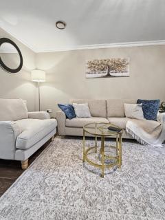 Entire home Sleeps 5 guest 5 mins fromMCR City - 8