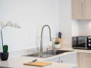 Cosy 2-Bed Next to Harlow Town - 9