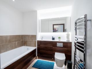 Cosy 2-Bed Next to Harlow Town - 6