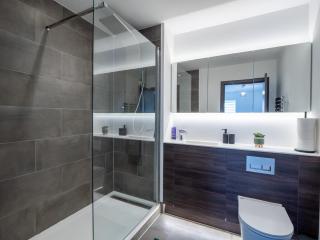Cosy 2-Bed Next to Harlow Town - 4