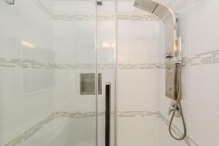 Beautiful Executive Home close to the Ocean - 3