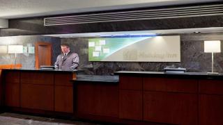 Holiday Inn Oakville Centre by IHG - 9