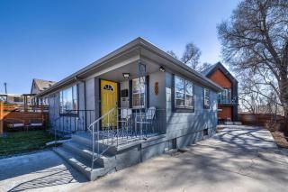 Downtown Gem: Hot Tub, Movies, Games, Dog Friendly - 3