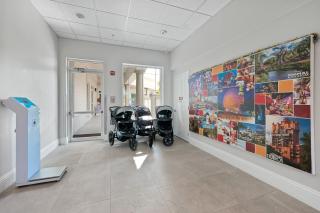 3 beds DisneyFree Shuttle - 2